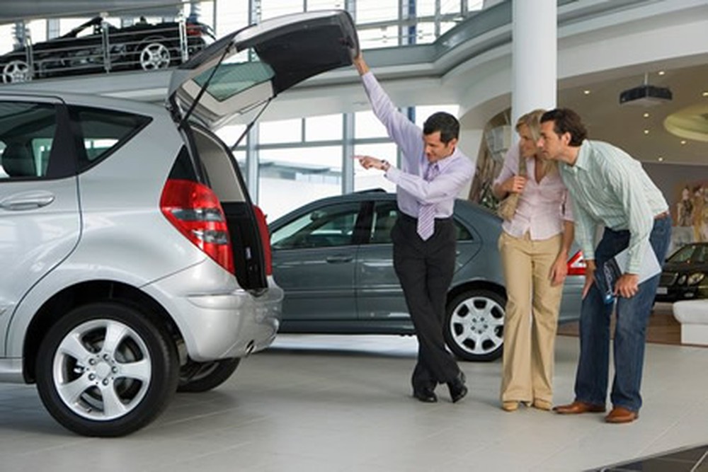 Mua xe ô tô cũ giúp người mua tiết kiệm tiền bạc